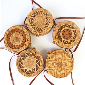 Round straw bag