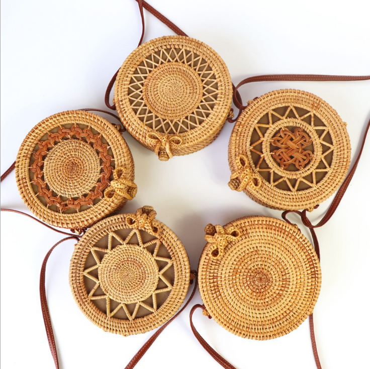 Round straw bag